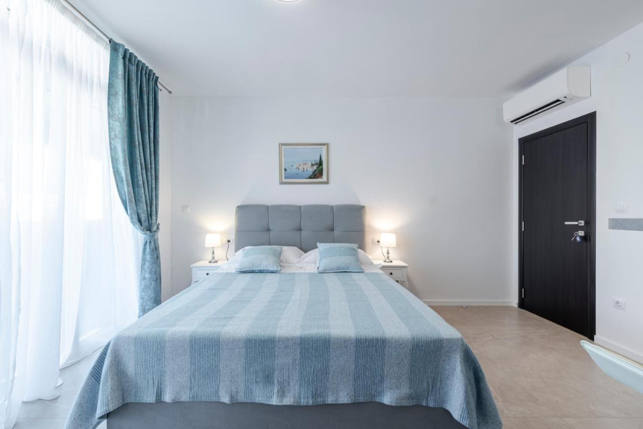 Oyo Deluxe Apartments 두브로브니크 외부 사진